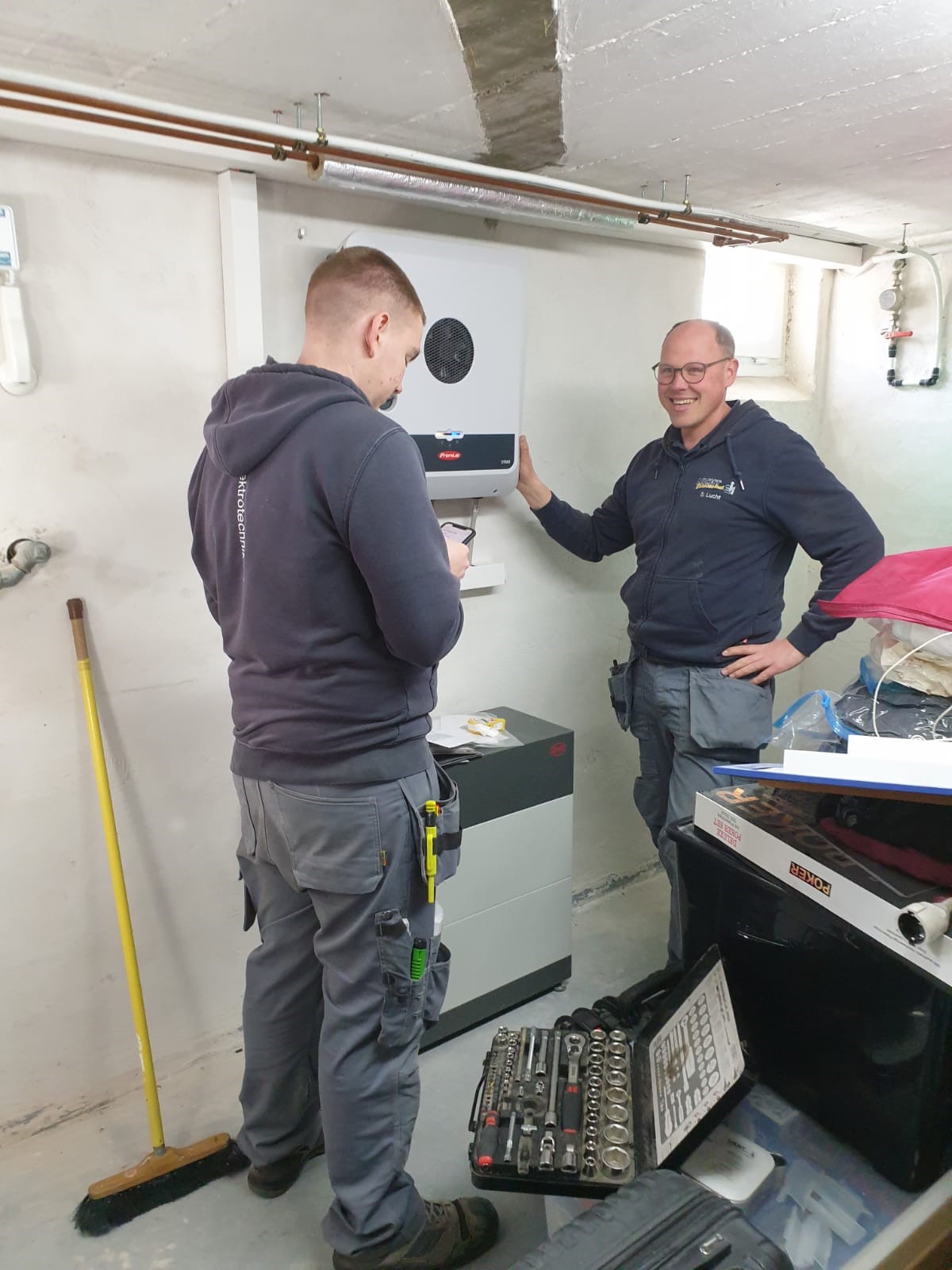 Inbetriebnahme einer PV-Anlage mit Batteriespeicher