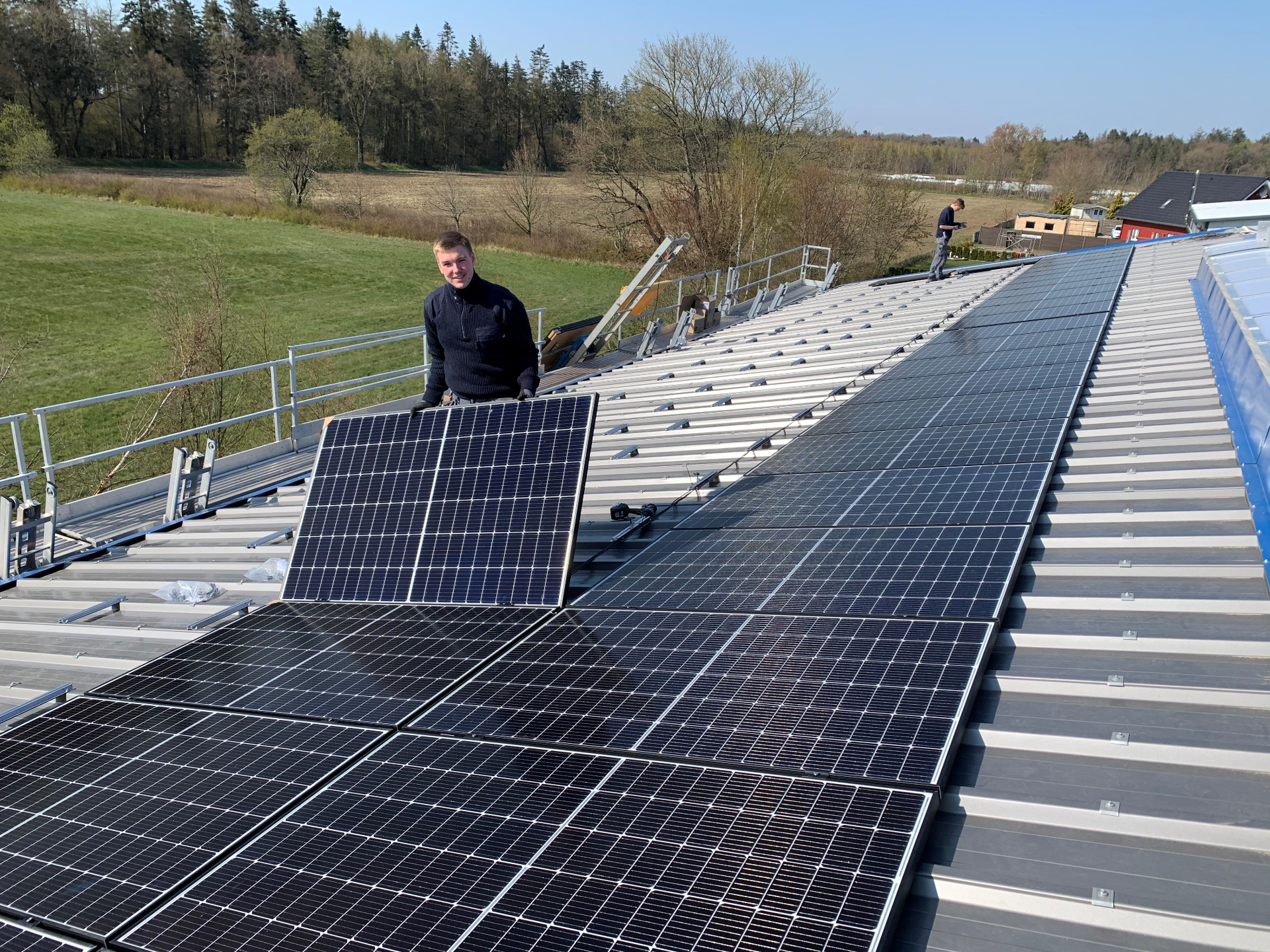 Photovoltaik-Montage auf dem Dach